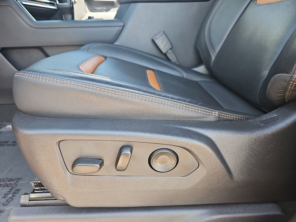 Used 2025 GMC Sierra 1500 AT4 w/ AT4 Premium Package image 32