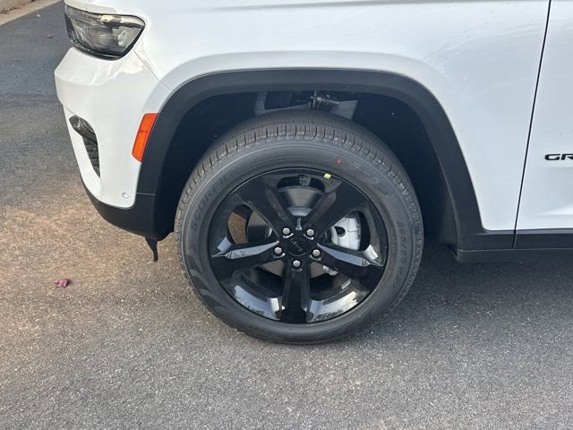 New 2025 Jeep Grand Cherokee Limited w/ Luxury Tech Group II image 11