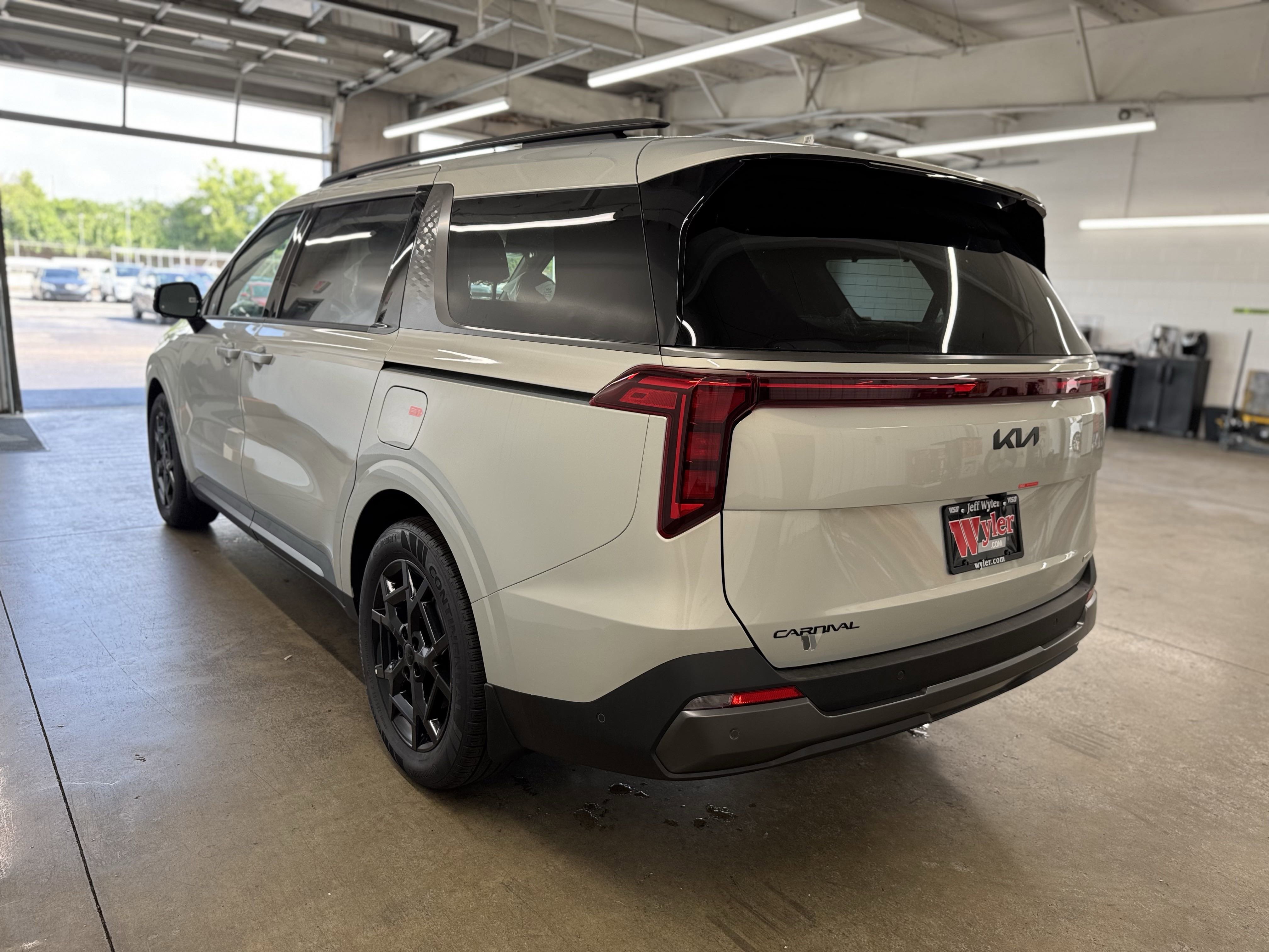 New 2026 Kia Carnival SX Prestige FWD image 5