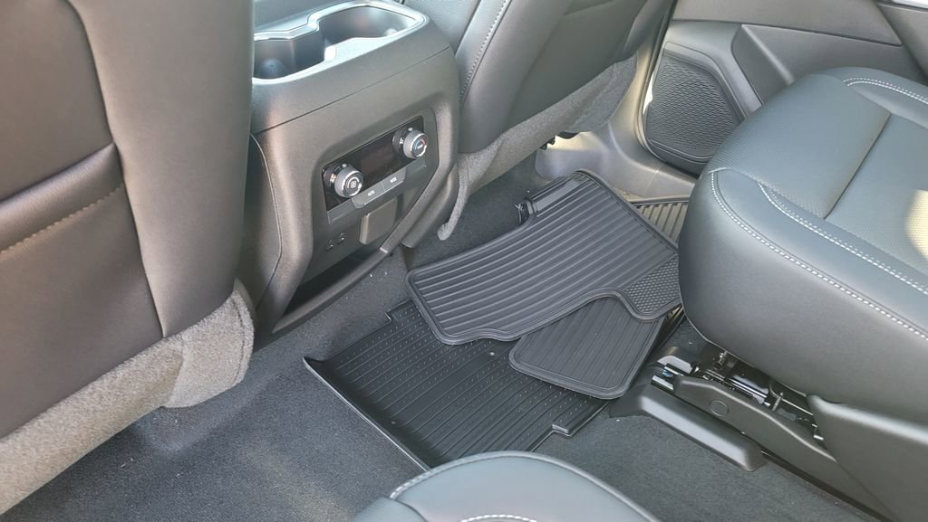 New 2026 Chevrolet Traverse LT w/ Sun and Wheel Package image 27