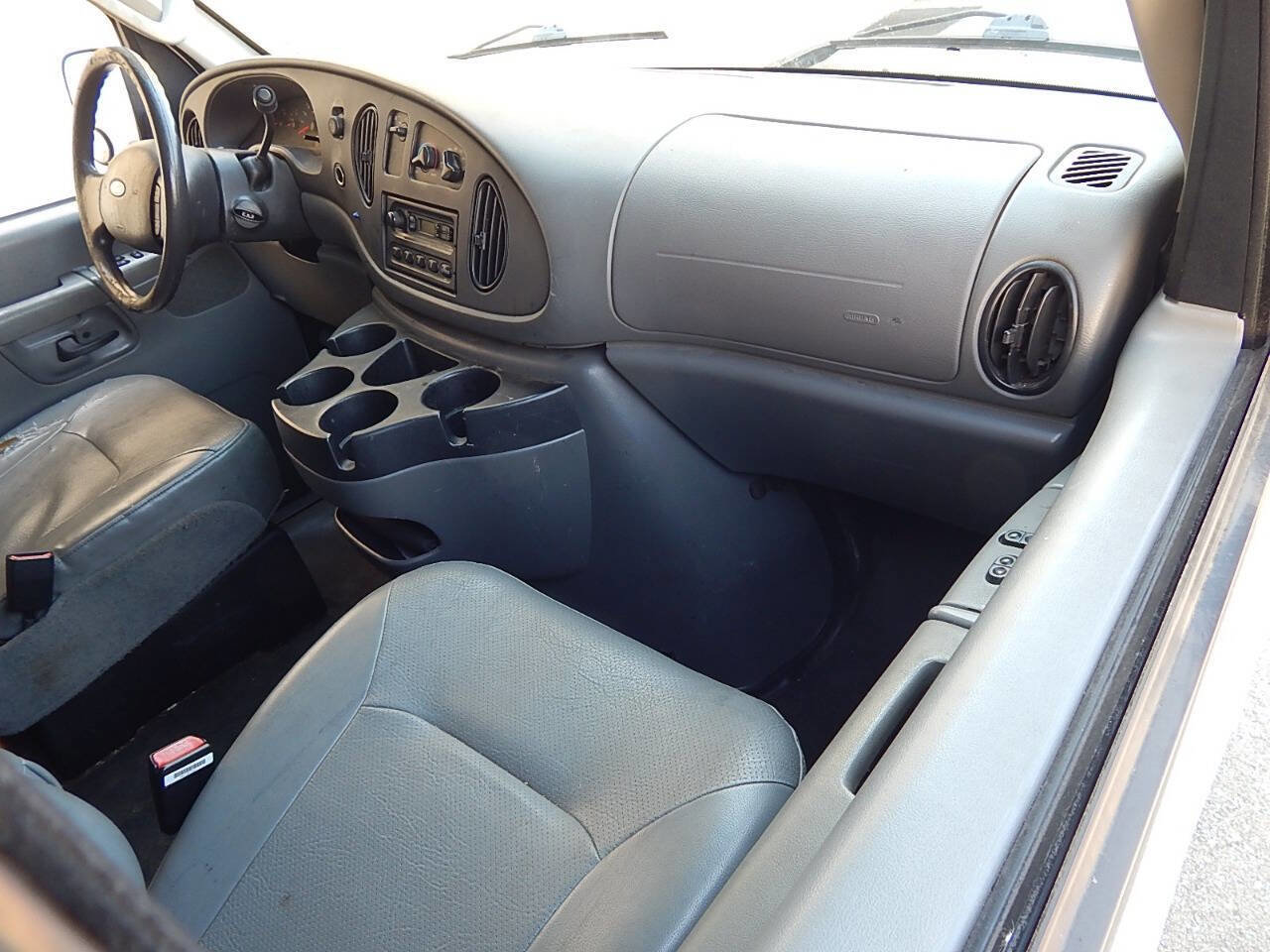 Used 2007 Ford E-250 and Econoline 250 RWD image 16