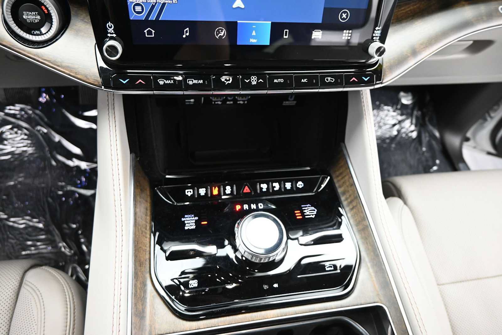 Used 2022 Jeep Grand Wagoneer Series I AWD/4WD image 22