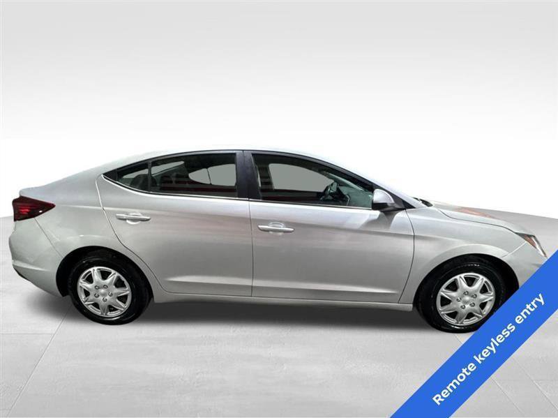 Used 2020 Hyundai Elantra SE w/ Cargo Package (C1) image 4