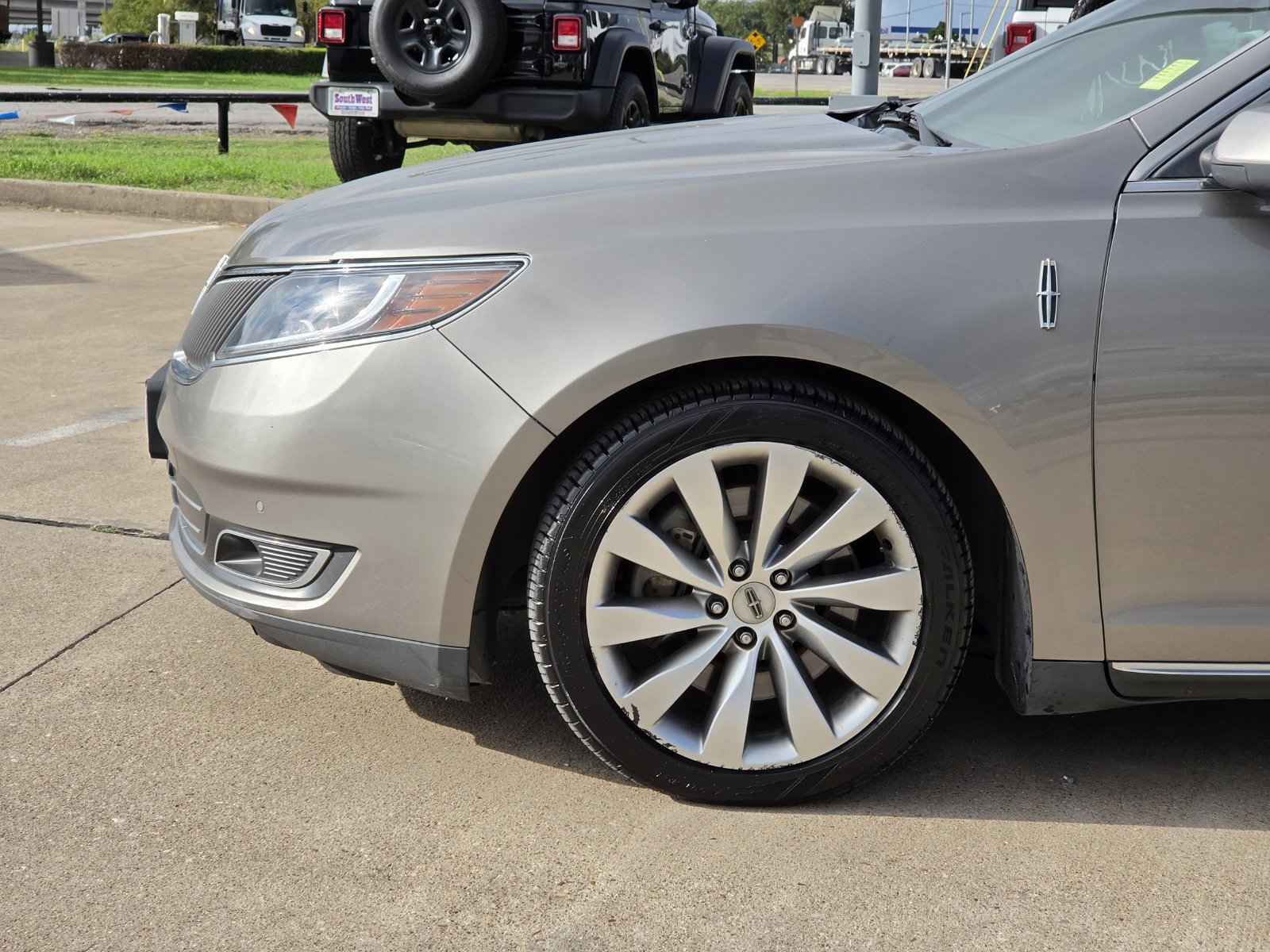 Used 2016 Lincoln MKS w/ Equipment Group 101A FWD image 10