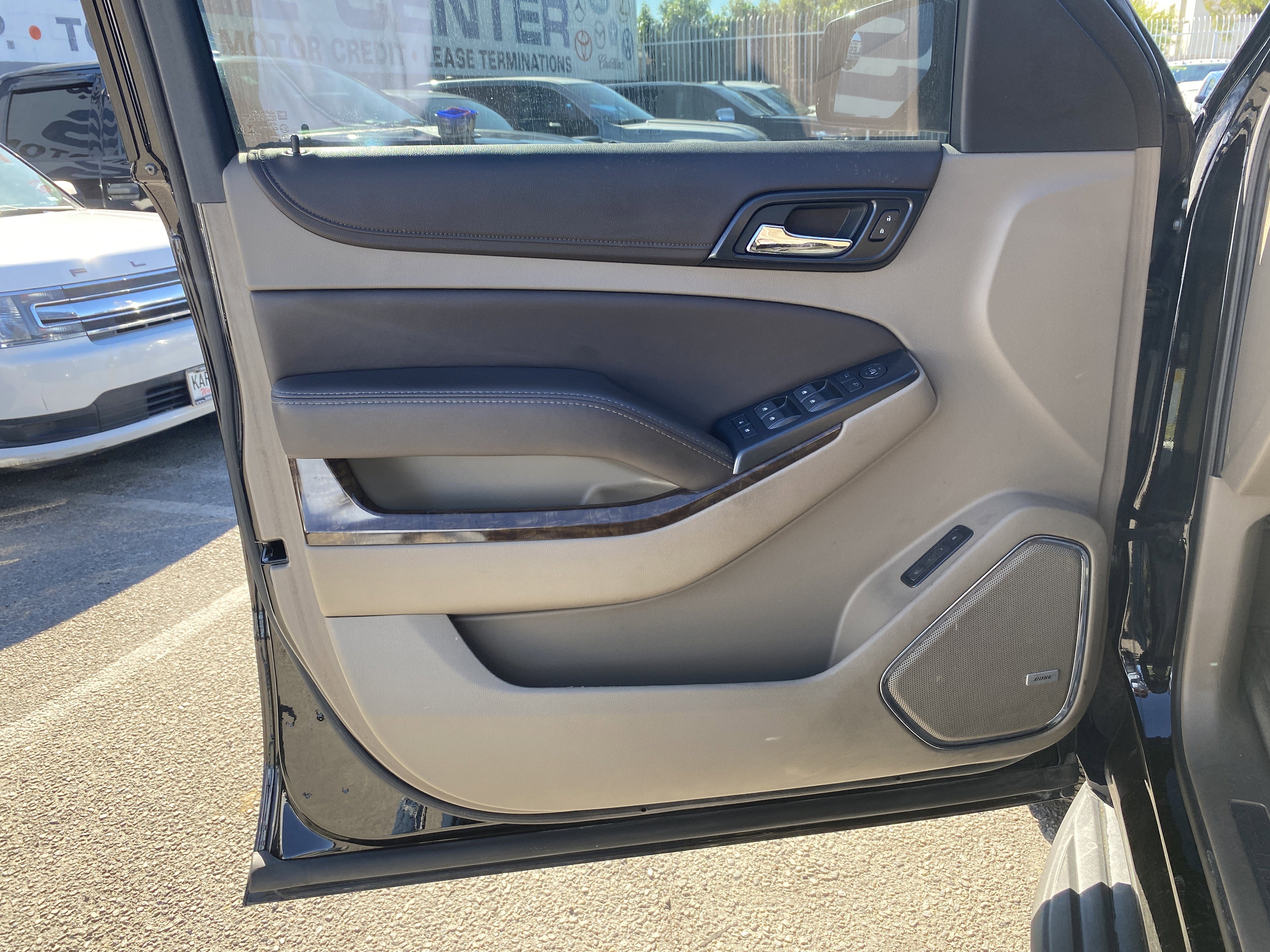 Used 2023 Chevrolet Suburban Premier image 13