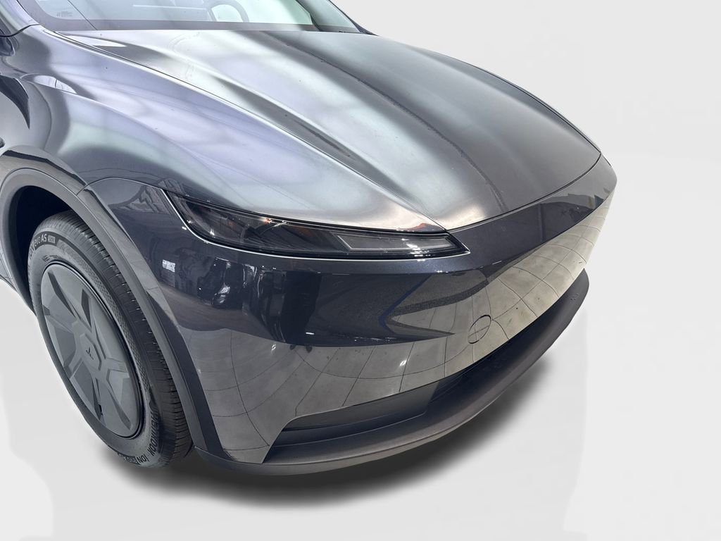 Used 2026 Tesla Model Y 2WD image 17