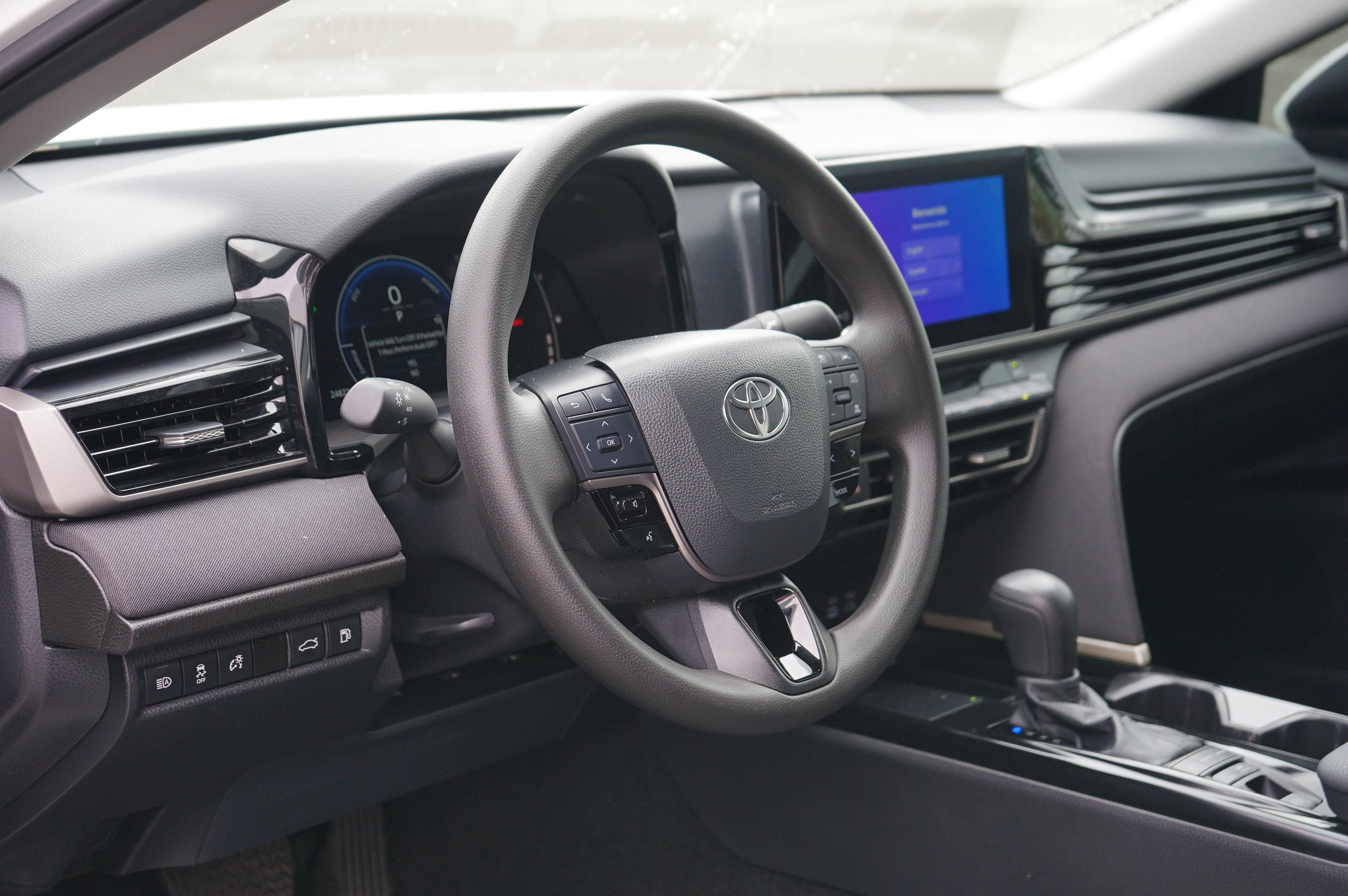 Used 2025 Toyota Camry LE FWD image 14