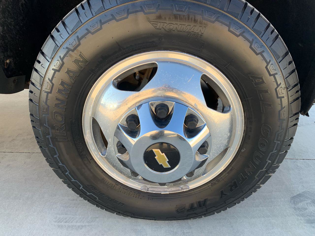 Used 2015 Chevrolet Silverado 3500 High Country w/ Duramax Plus Package AWD/4WD image 11
