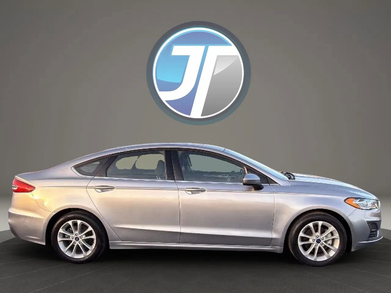 Used 2020 Ford Fusion SE image 4