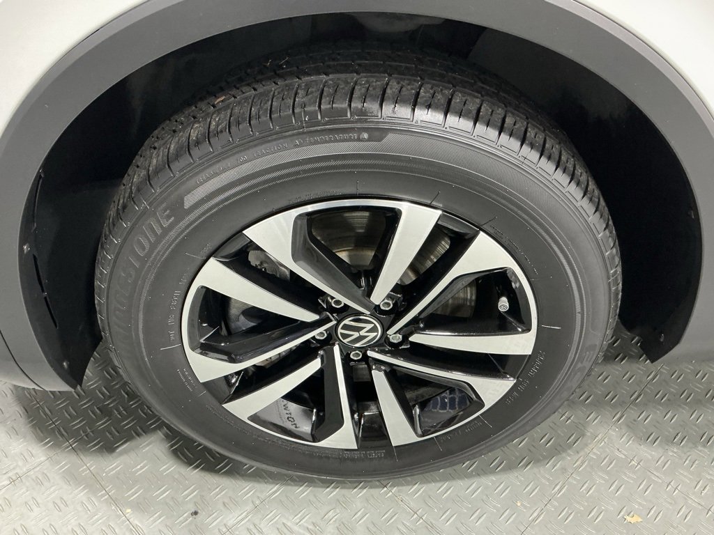 Used 2023 Volkswagen Tiguan S image 32