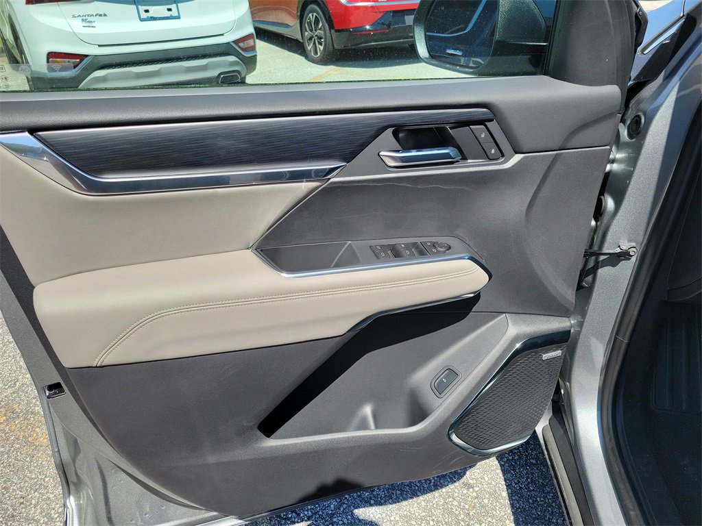 New 2025 GMC Acadia Elevation w/ Super Cruise Package image 8