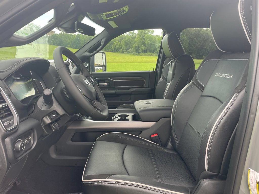 New 2026 RAM 2500 Laramie AWD/4WD image 2