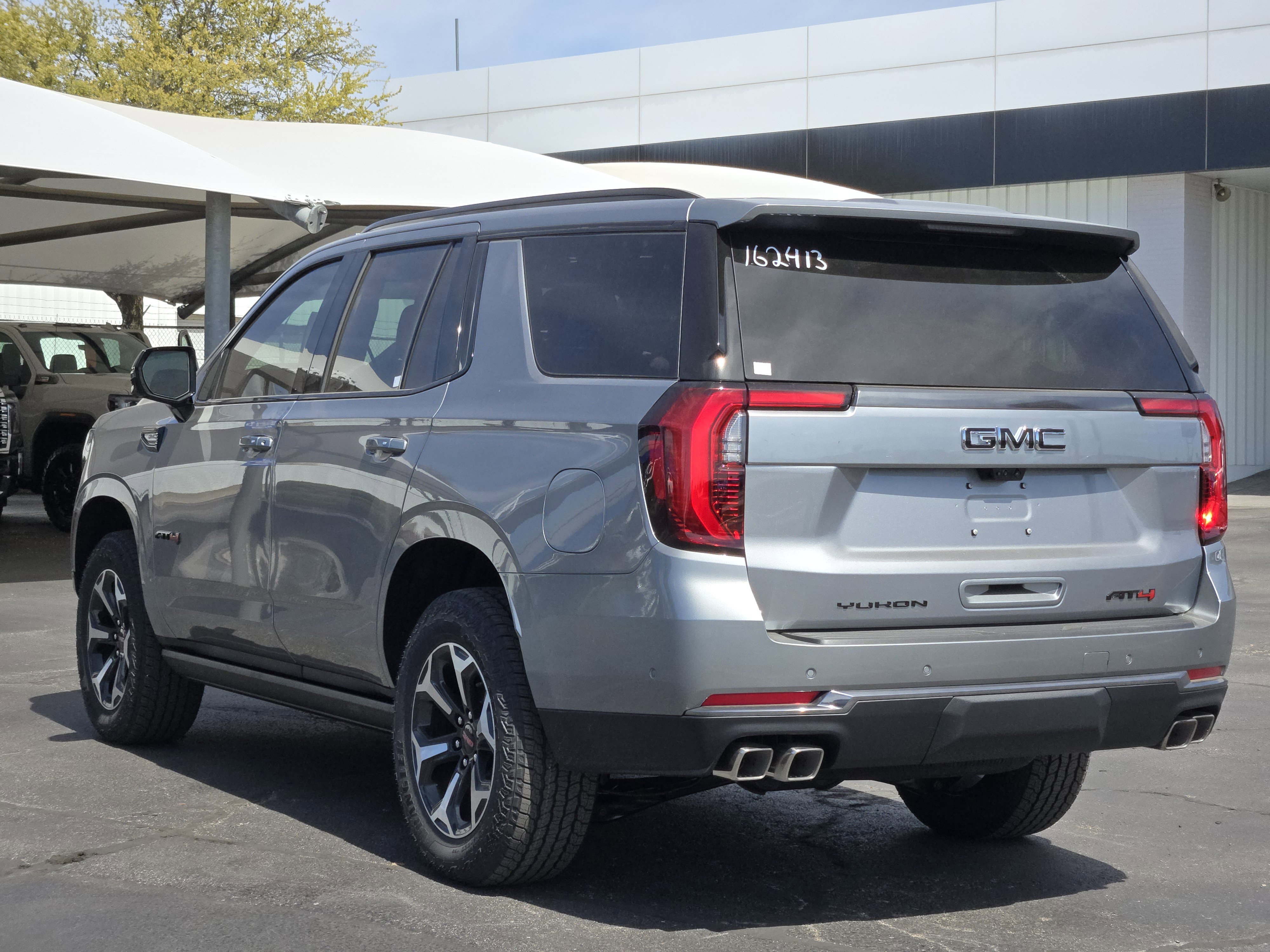 New 2026 GMC Yukon AT4 w/ AT4 Premium Package image 3