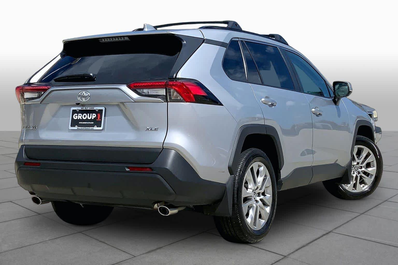 Used 2023 Toyota RAV4 XLE Premium FWD image 13