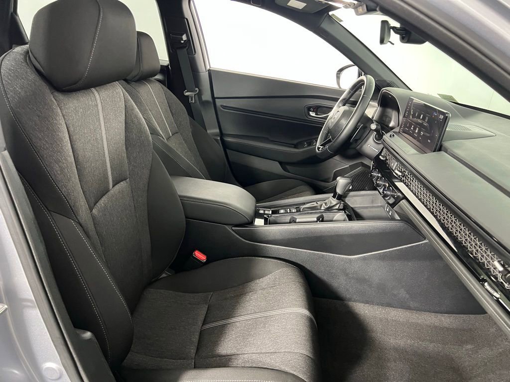 Used 2025 Honda Accord Sport image 32