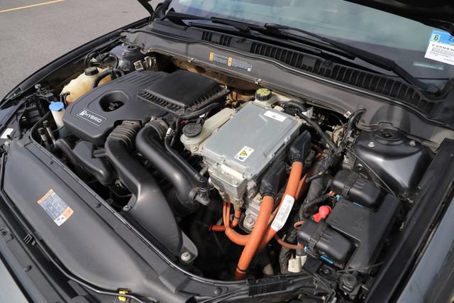 Used 2015 Ford Fusion SE w/ Equipment Group 502A FWD image 3