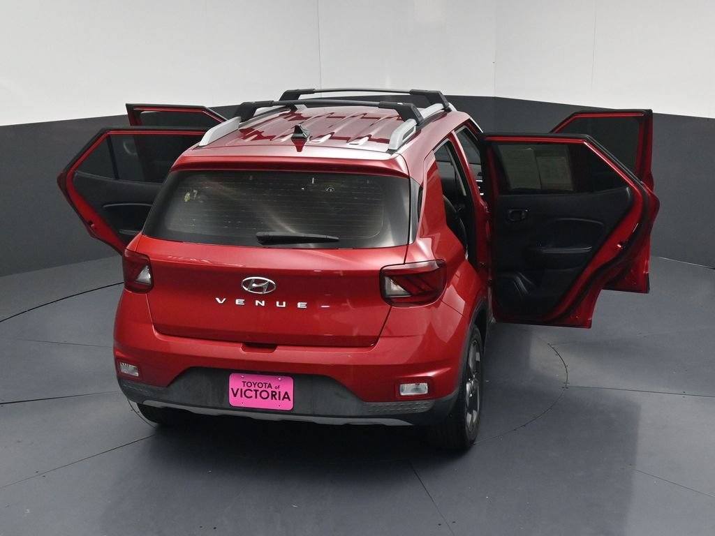Used 2022 Hyundai Venue Limited FWD image 25