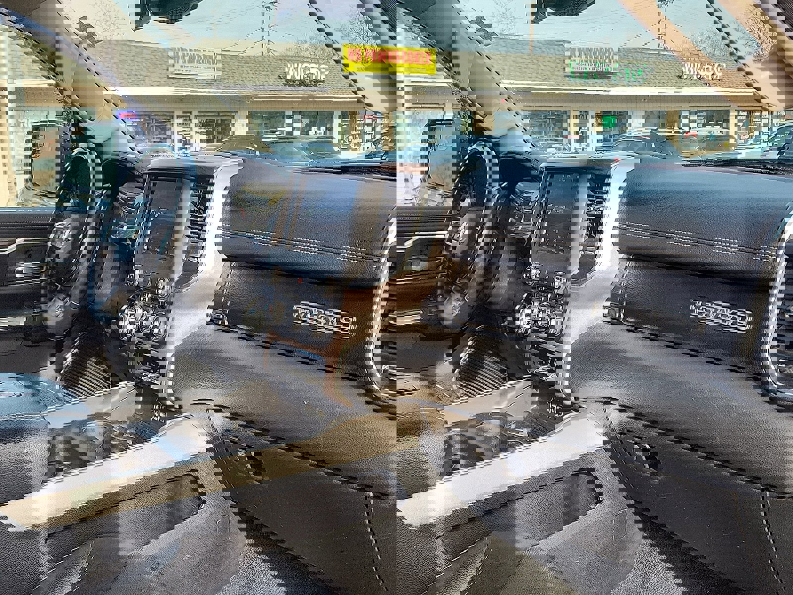 Used 2021 RAM 1500 Laramie image 9