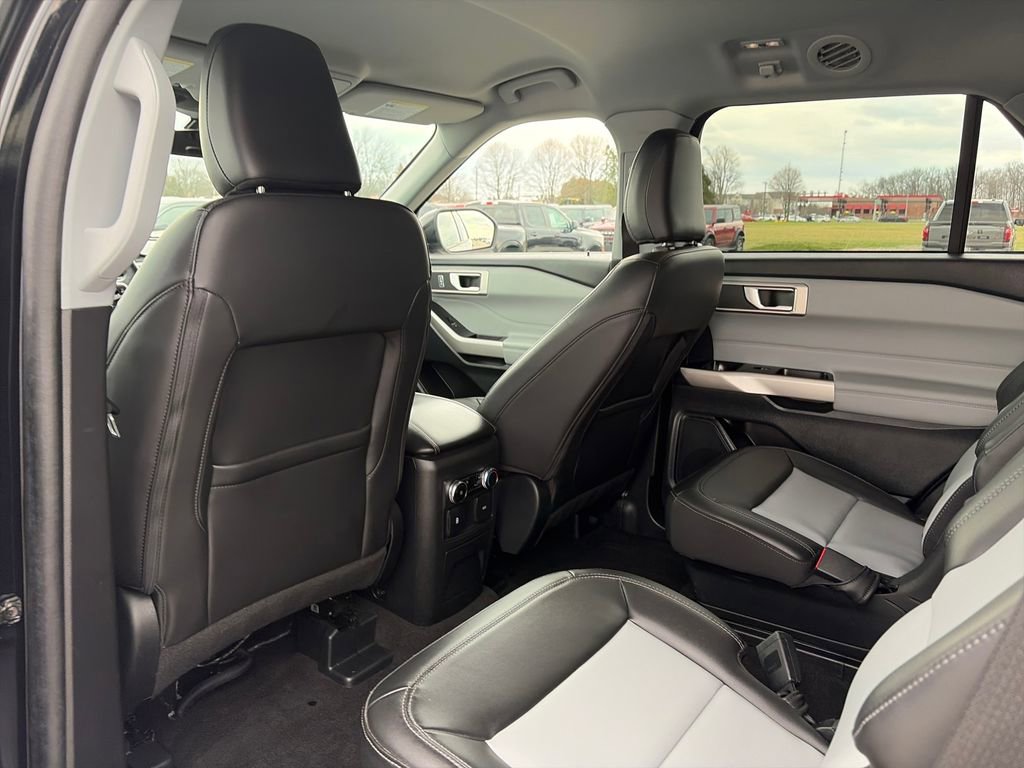 Used 2023 Ford Explorer XLT w/ Equipment Group 202A image 27