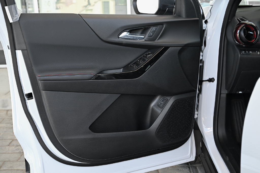 New 2026 Chevrolet Equinox RS FWD image 18