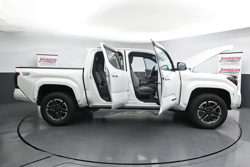 Used 2024 Toyota Tacoma TRD Sport AWD/4WD image 44