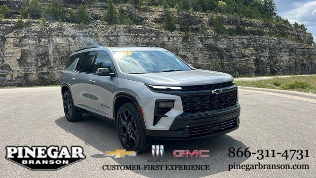 Certified 2024 Chevrolet Traverse RS w/ LPO, Floor Liner Package image 1