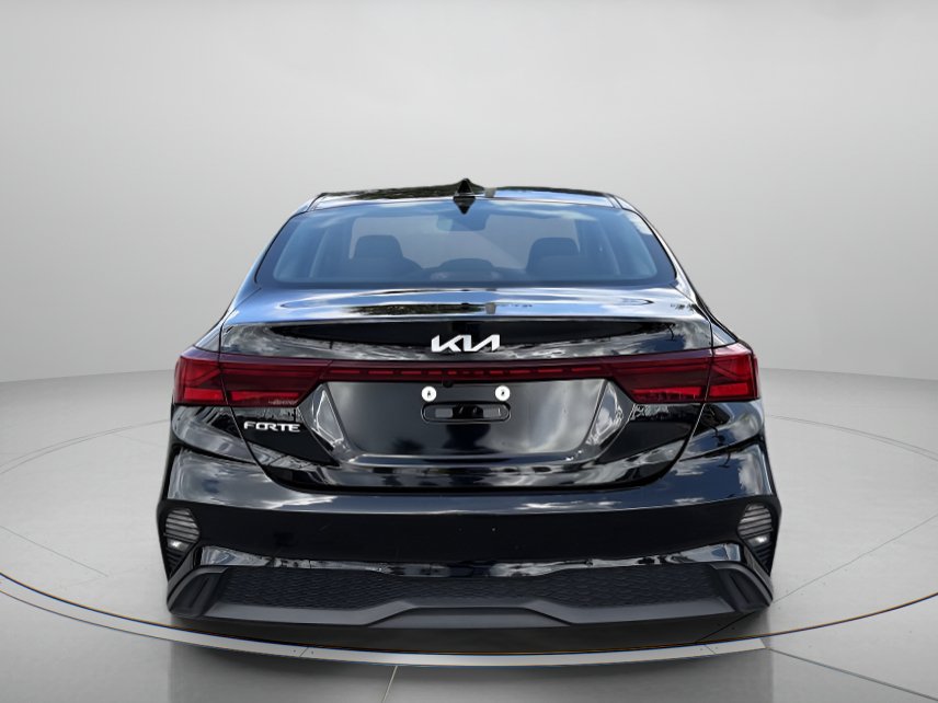 Used 2024 Kia Forte LXS FWD image 4