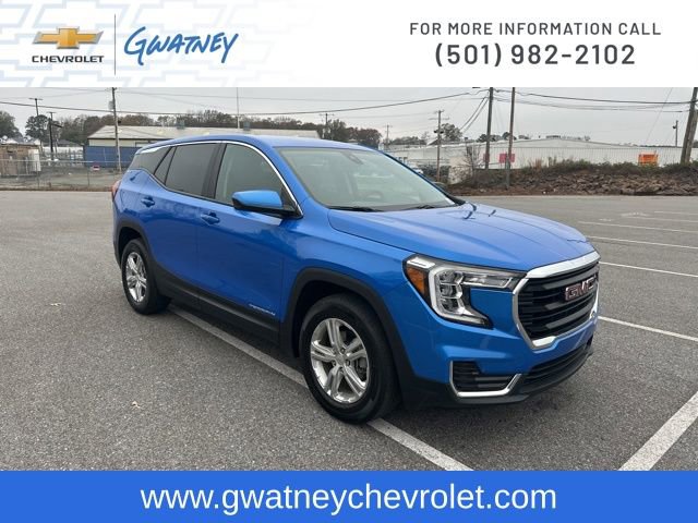 Used 2024 GMC Terrain SLE image 3