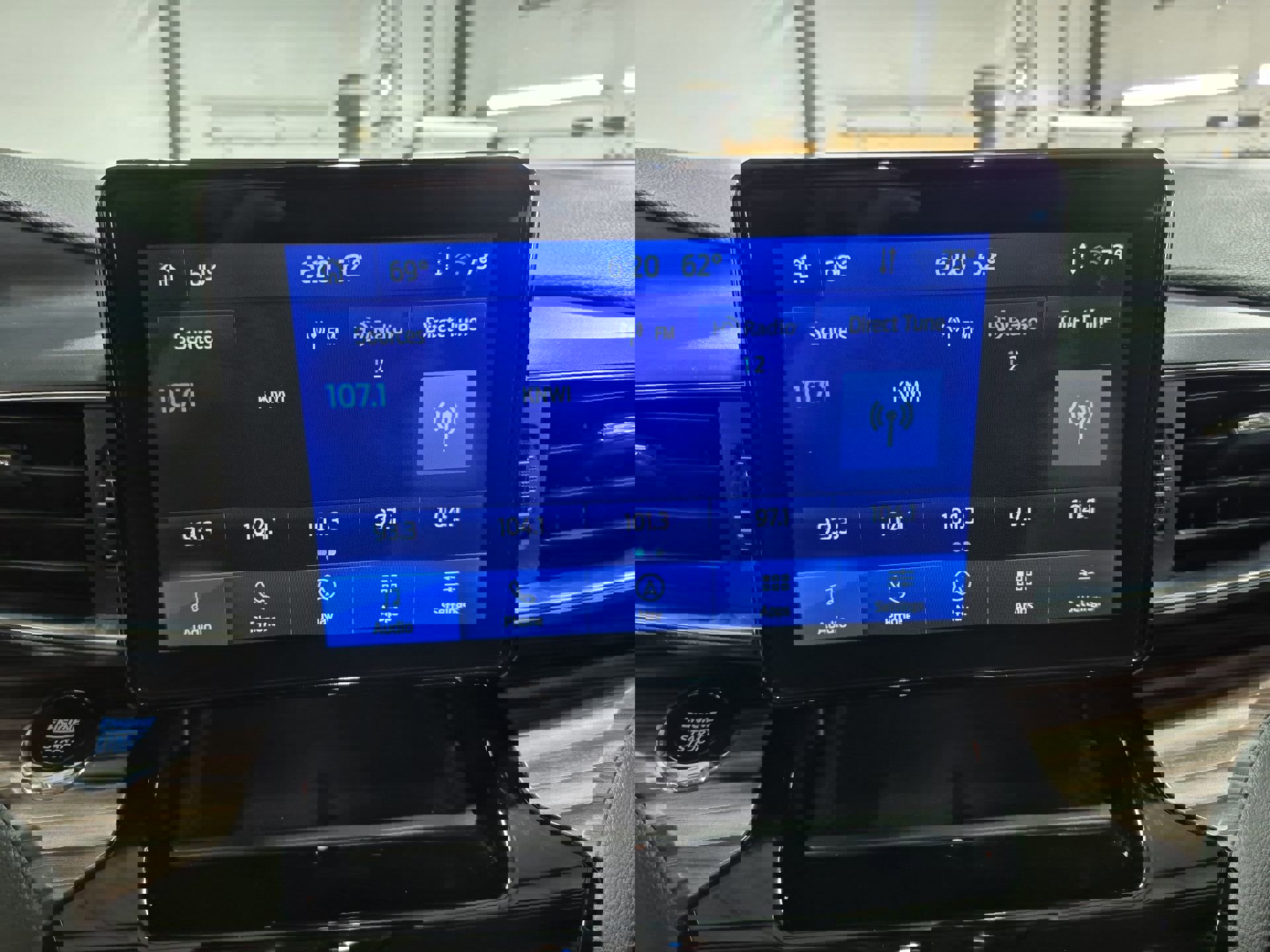 Used 2023 Ford Explorer Limited image 14