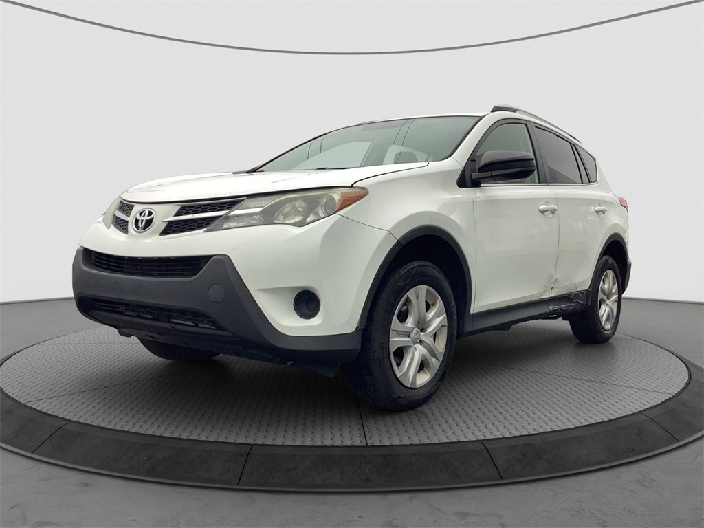 Used 2015 Toyota RAV4 LE image 3