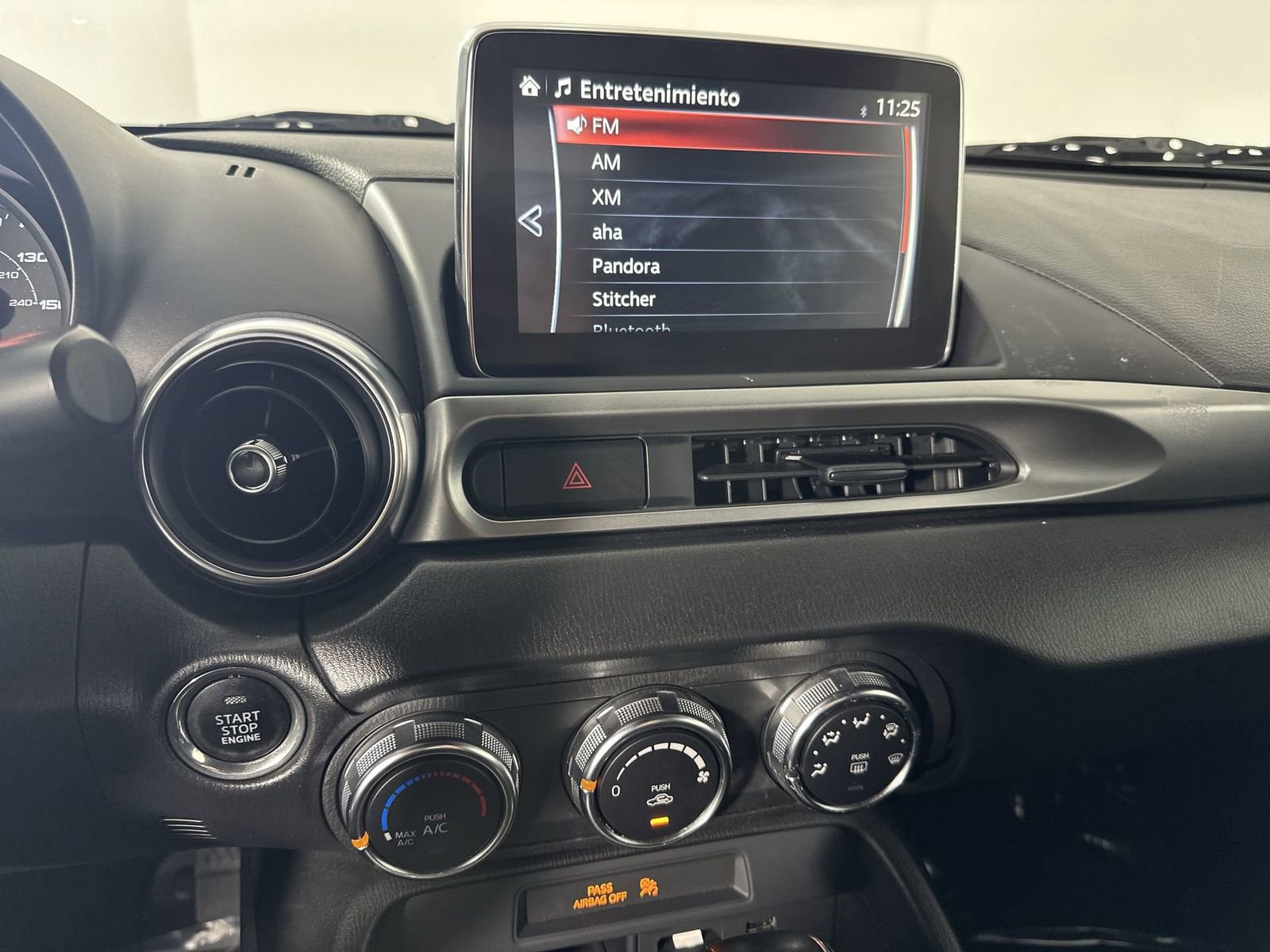 Used 2018 FIAT 124 Spider Classica w/ Technology & Siriusxm Group image 21