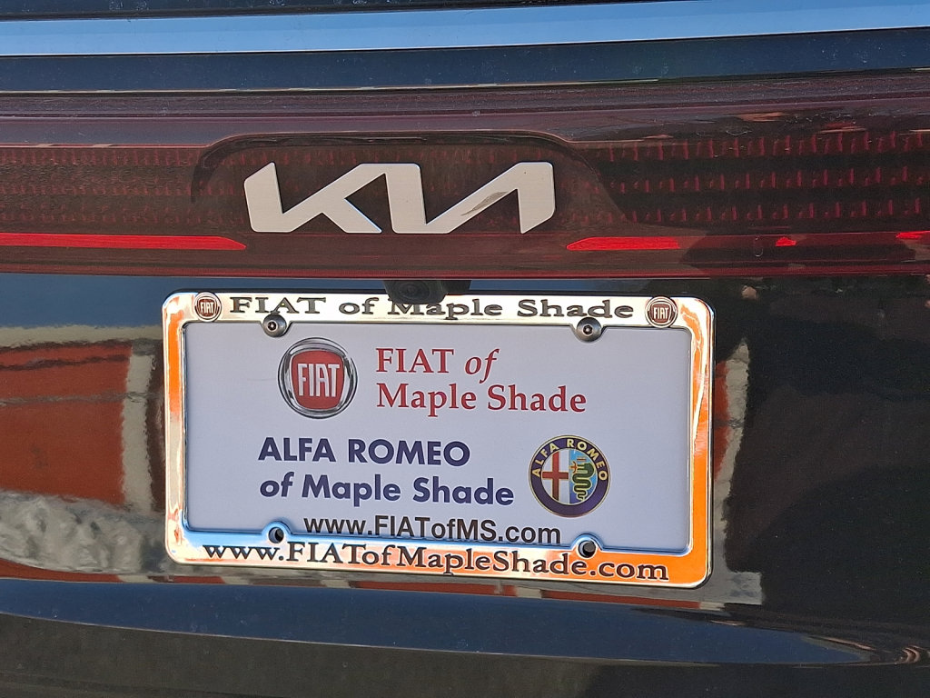 Used 2024 Kia Carnival LX image 16