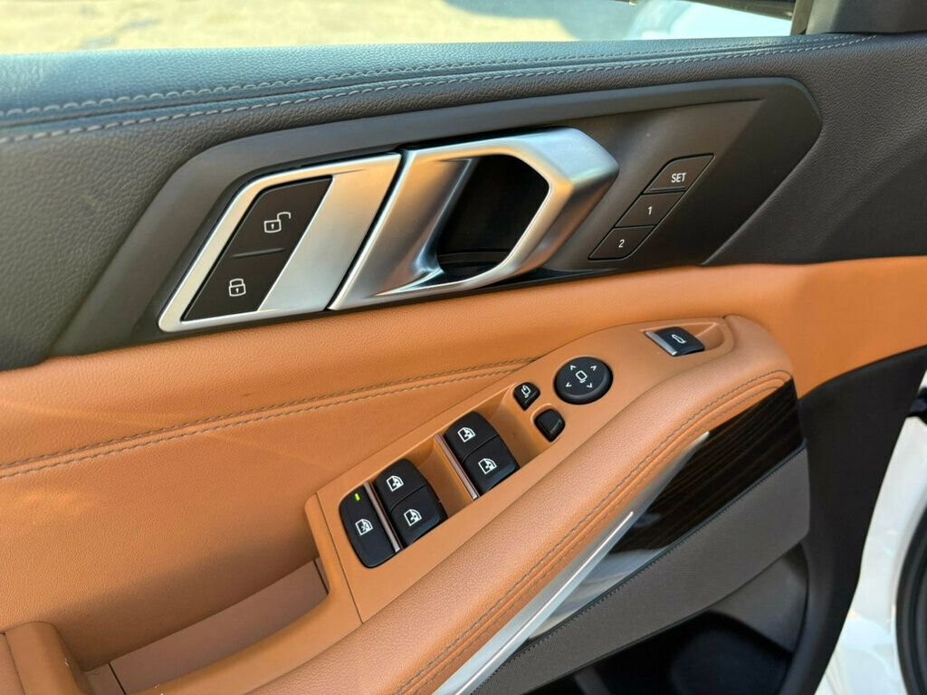 Used 2023 BMW X5 xDrive40i w/ M Sport Package image 15