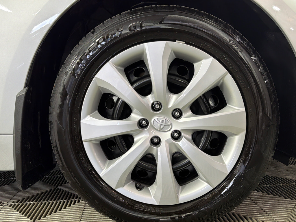 Used 2026 Toyota Corolla LE FWD image 36