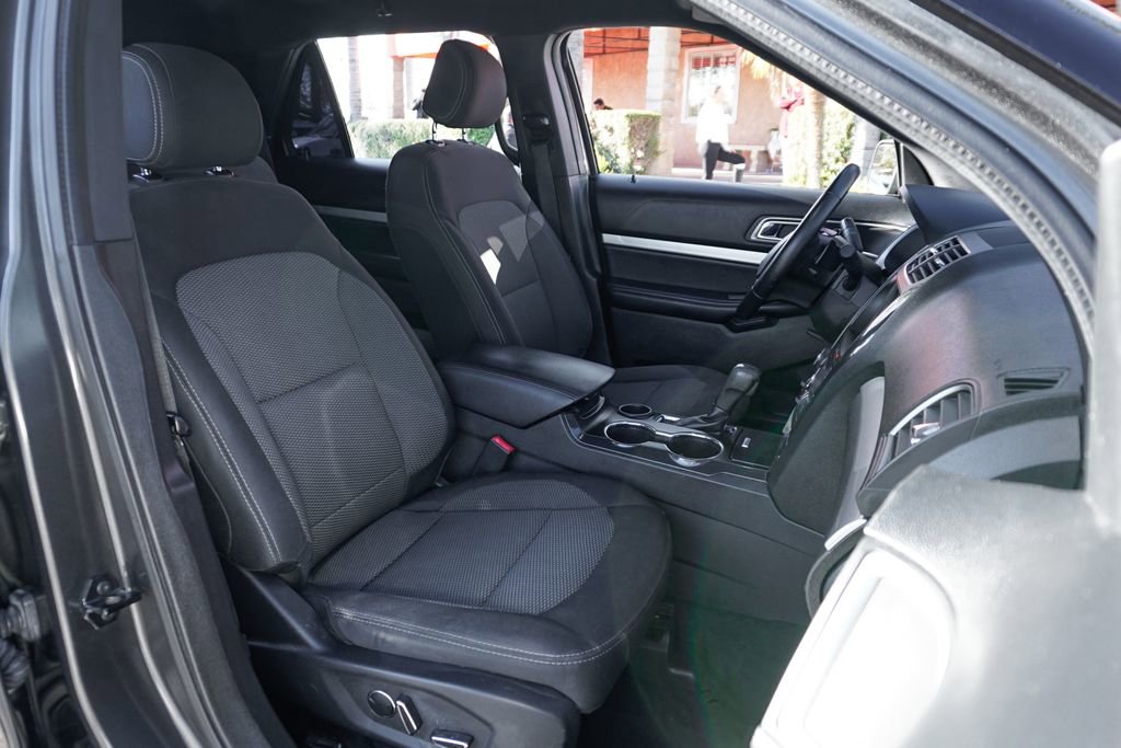 Used 2017 Ford Explorer XLT w/ Equipment Group 201A image 37