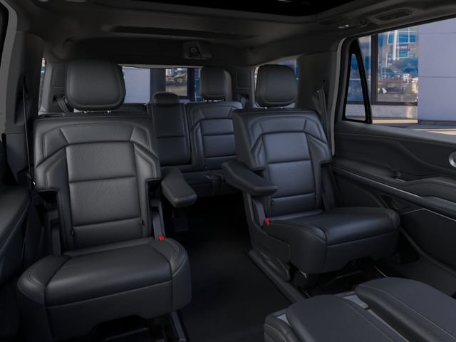 New 2026 Lincoln Navigator Reserve w/ Jet Appearance Package AWD/4WD image 12
