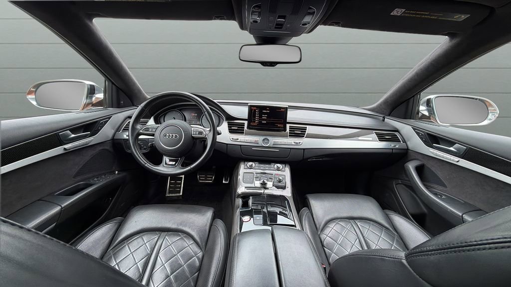 Used 2014 Audi S8 image 9