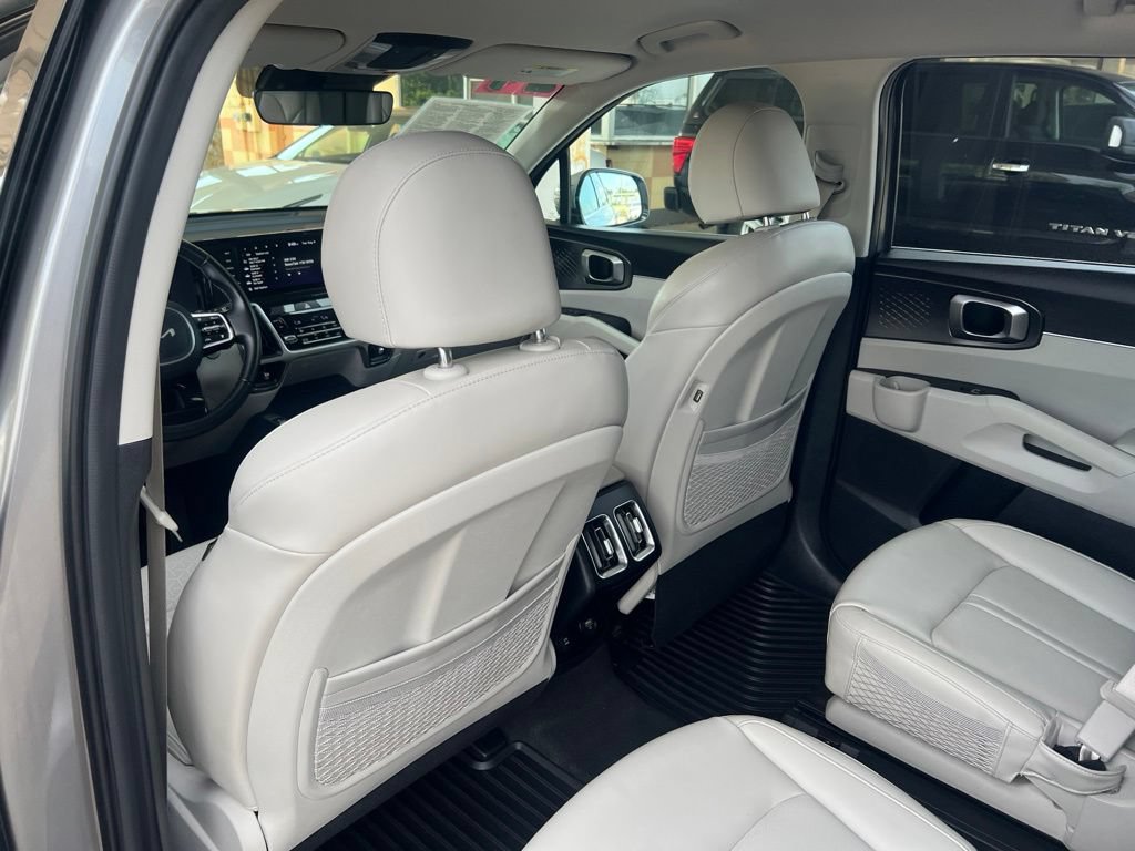 Certified 2024 Kia Sorento EX AWD/4WD image 9
