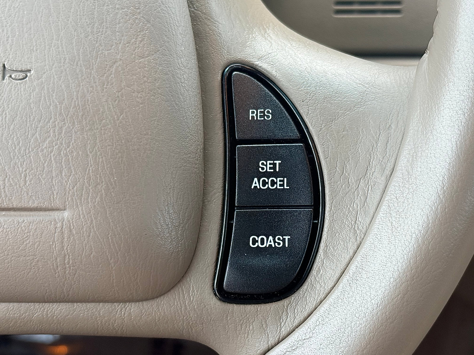 Used 2002 Lincoln Town Car Executive RWD image 26
