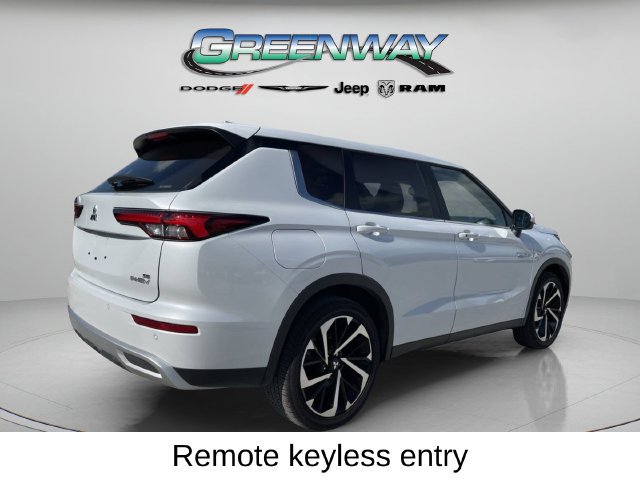 Used 2025 Mitsubishi Outlander SE AWD/4WD image 5