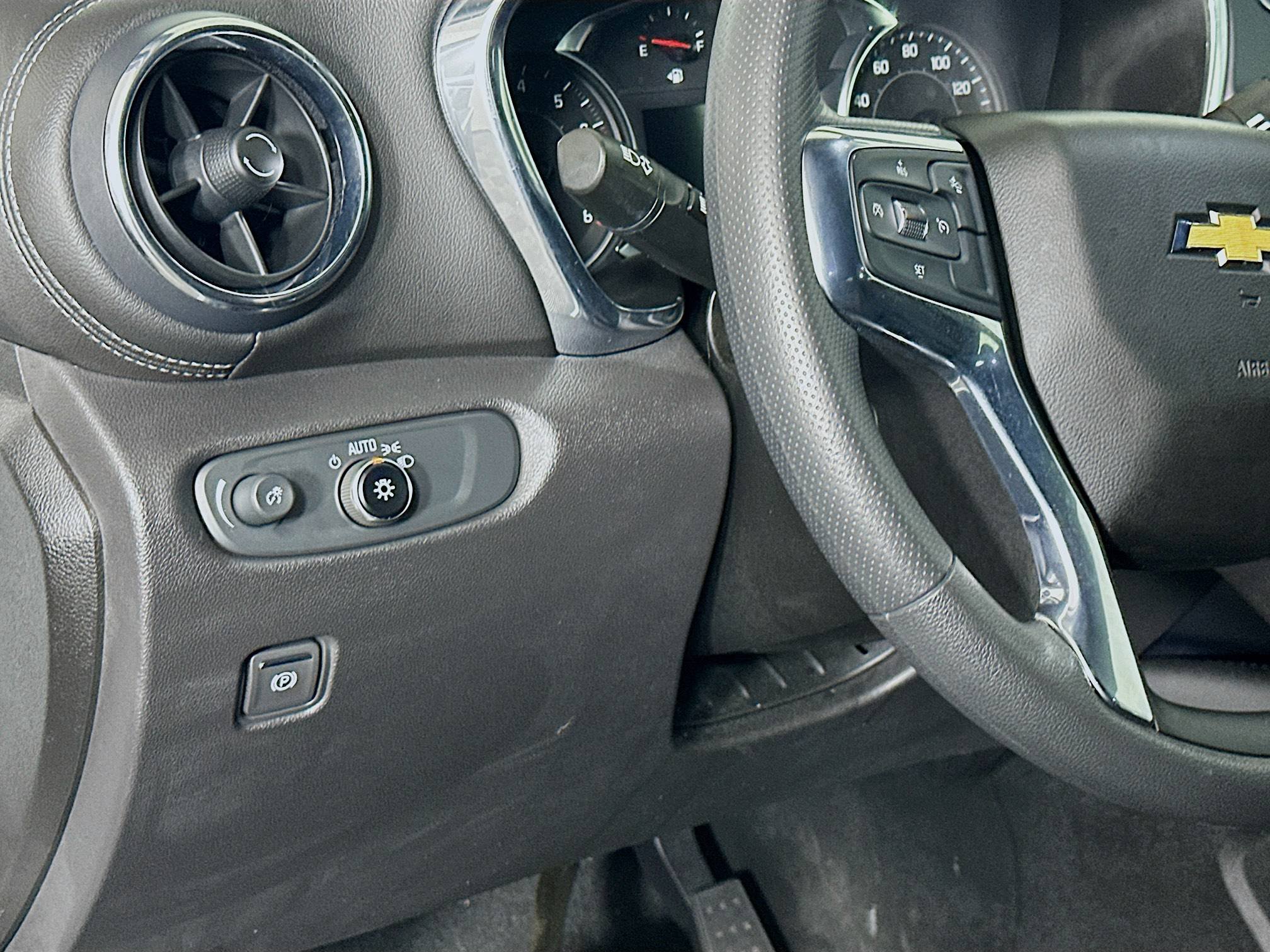Used 2023 Chevrolet Blazer LT FWD image 16
