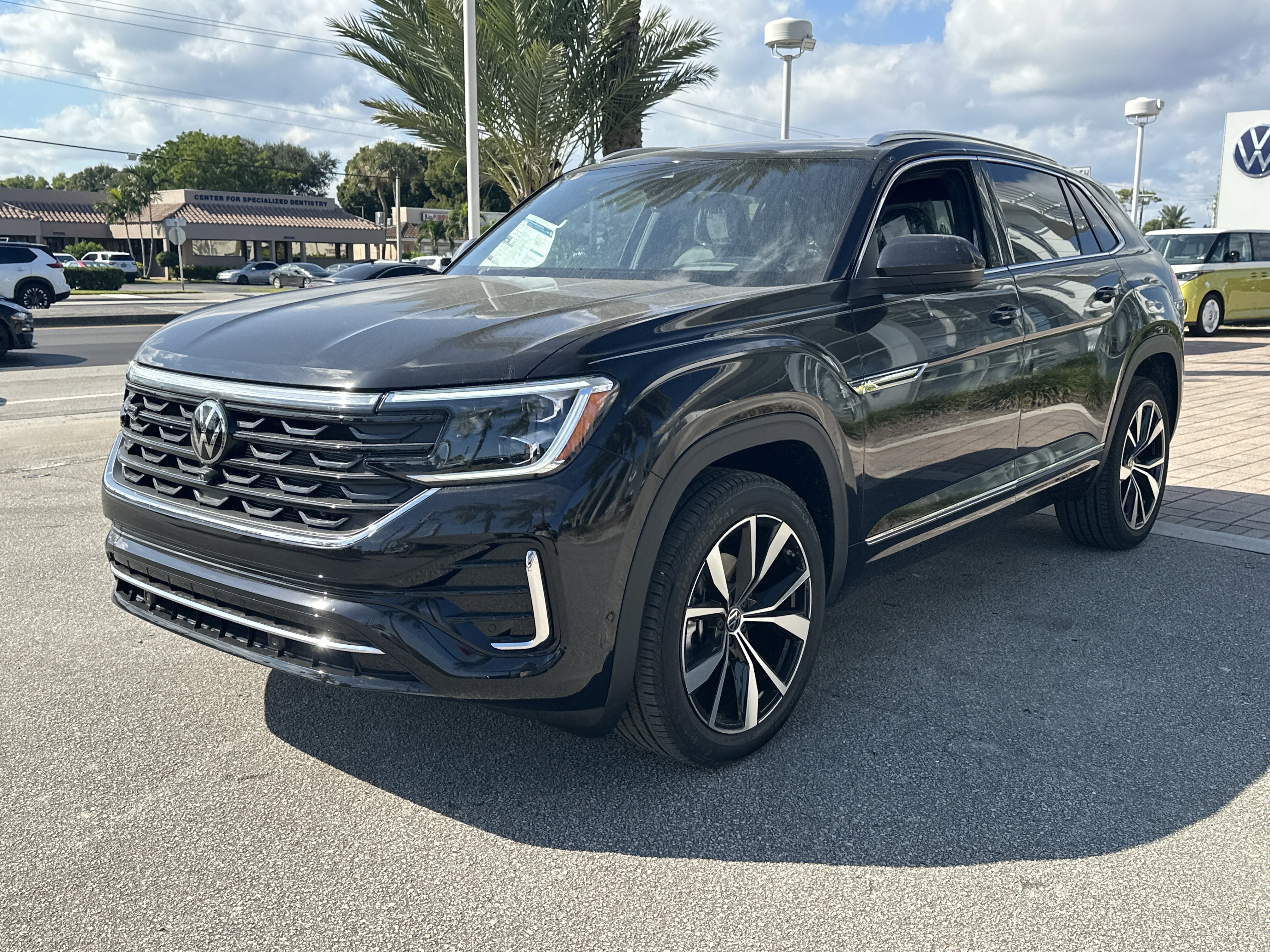 New 2026 Volkswagen Atlas Cross Sport SEL Premium R-Line image 2