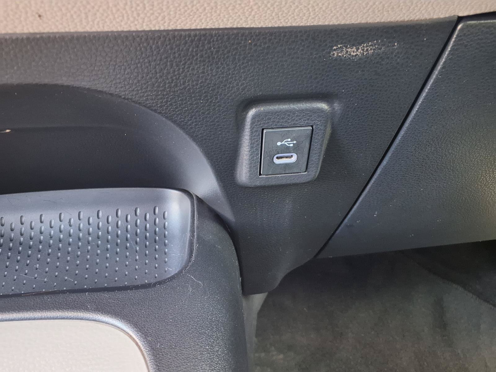 Used 2025 Toyota Corolla LE FWD image 15