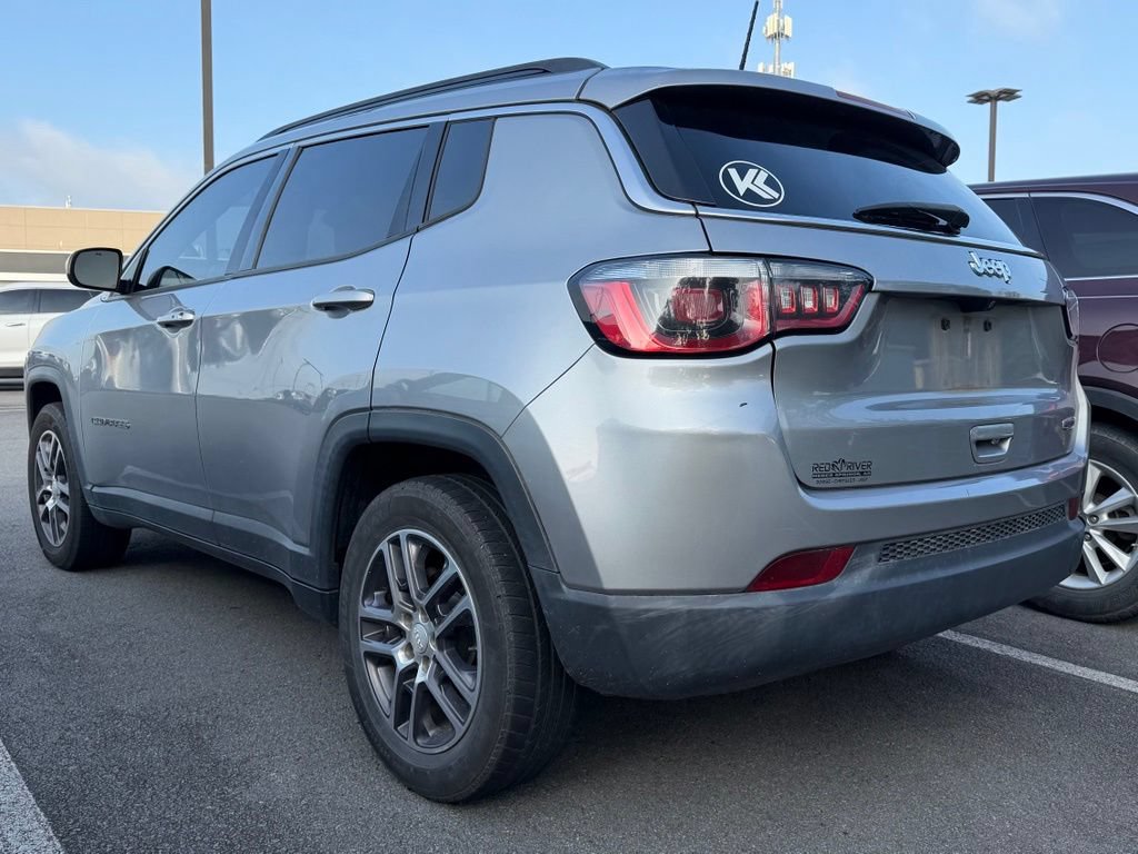 Used 2018 Jeep Compass Latitude w/ Popular Equipment Group FWD image 16