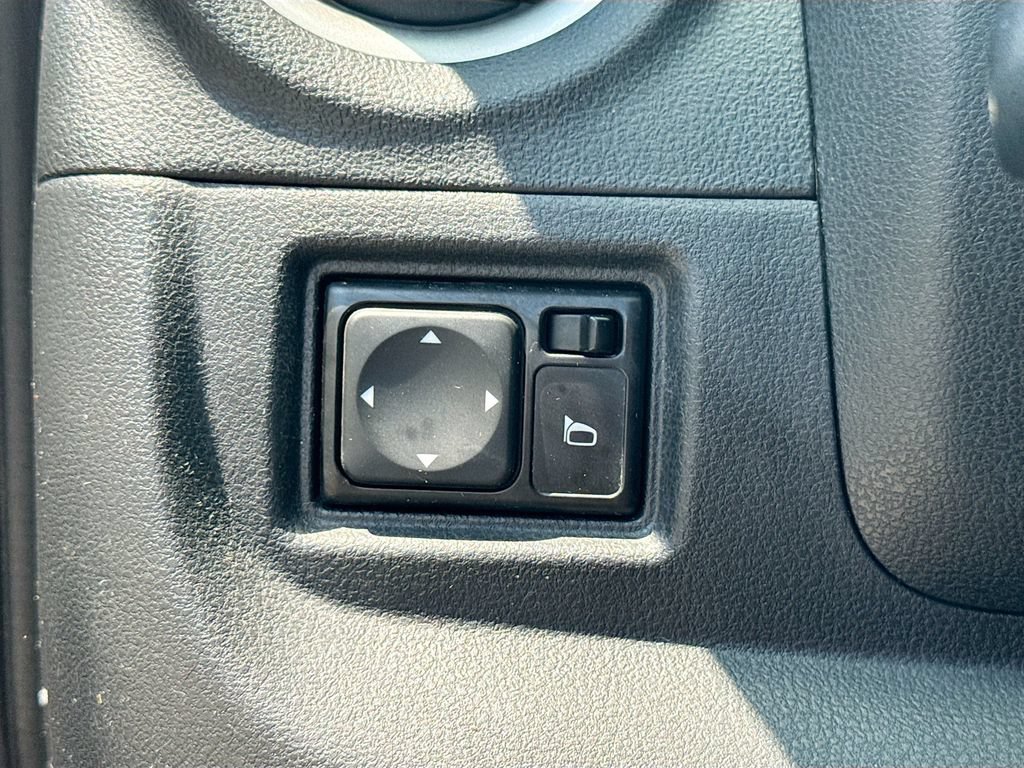 Used 2018 Nissan Versa SV FWD image 10