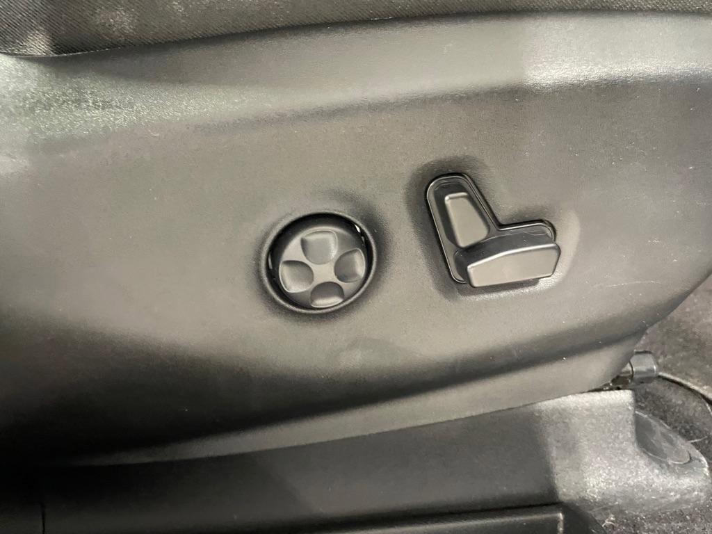 Used 2019 Chrysler Pacifica Limited w/ Advanced Safetytec Group image 30