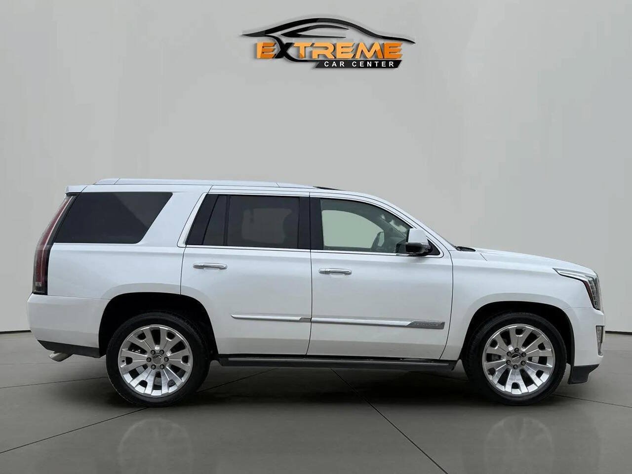 Used 2016 Cadillac Escalade Premium AWD/4WD image 7