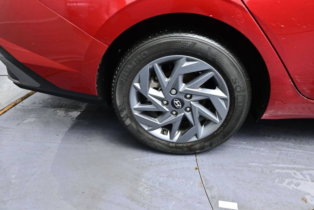 Used 2024 Hyundai Elantra SEL FWD image 16