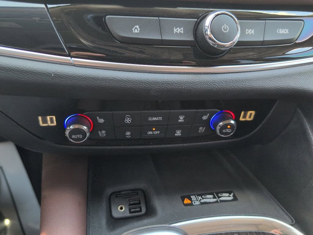 Used 2020 Buick Enclave Avenir w/ Avenir Technology Package AWD/4WD image 20
