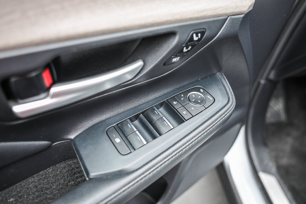Certified 2024 Toyota Grand Highlander AWD image 12